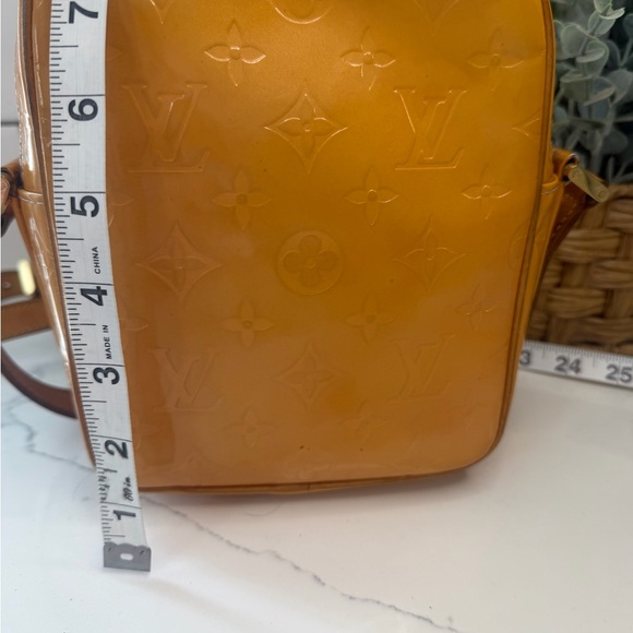 Authentic Louis Vuitton Wooster Vernis crossbody/ shoulder bag - Picture 7 of 10